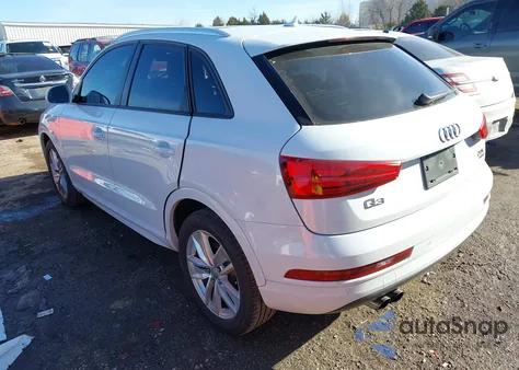 2018 Audi Q3 2.0T Premium/2.0T Sport Premium z USA, uszkodzony, nr VIN WA1ECCFS3JR023576